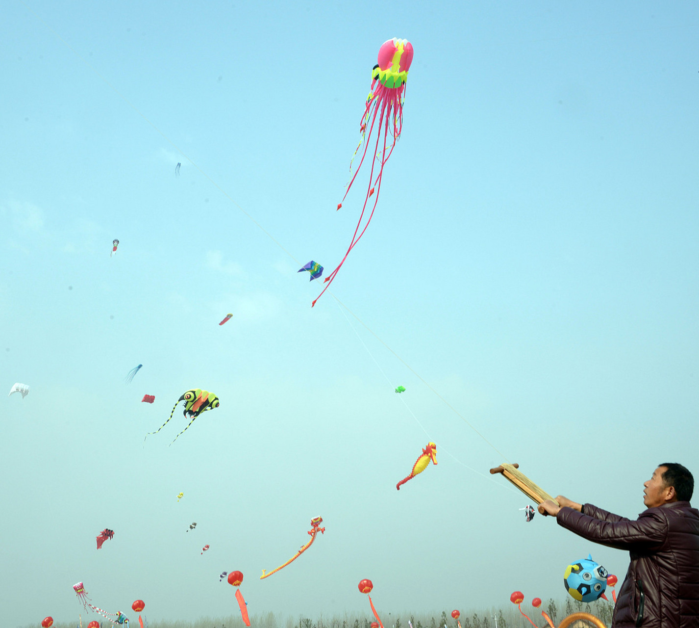 清明放风筝的习俗,有着深厚的历史底蕴和文化内涵.