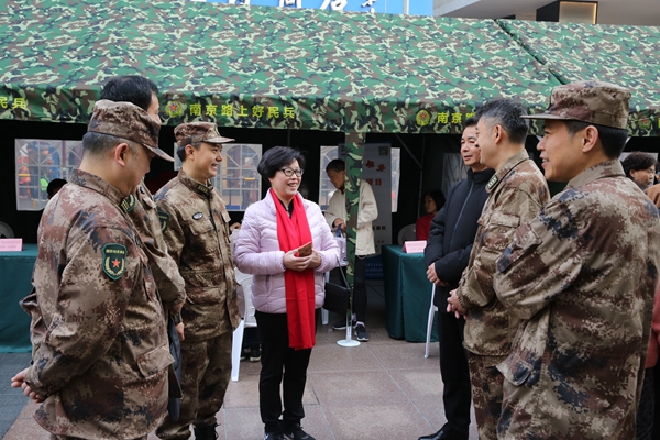 "不走的好八连"36年如一日