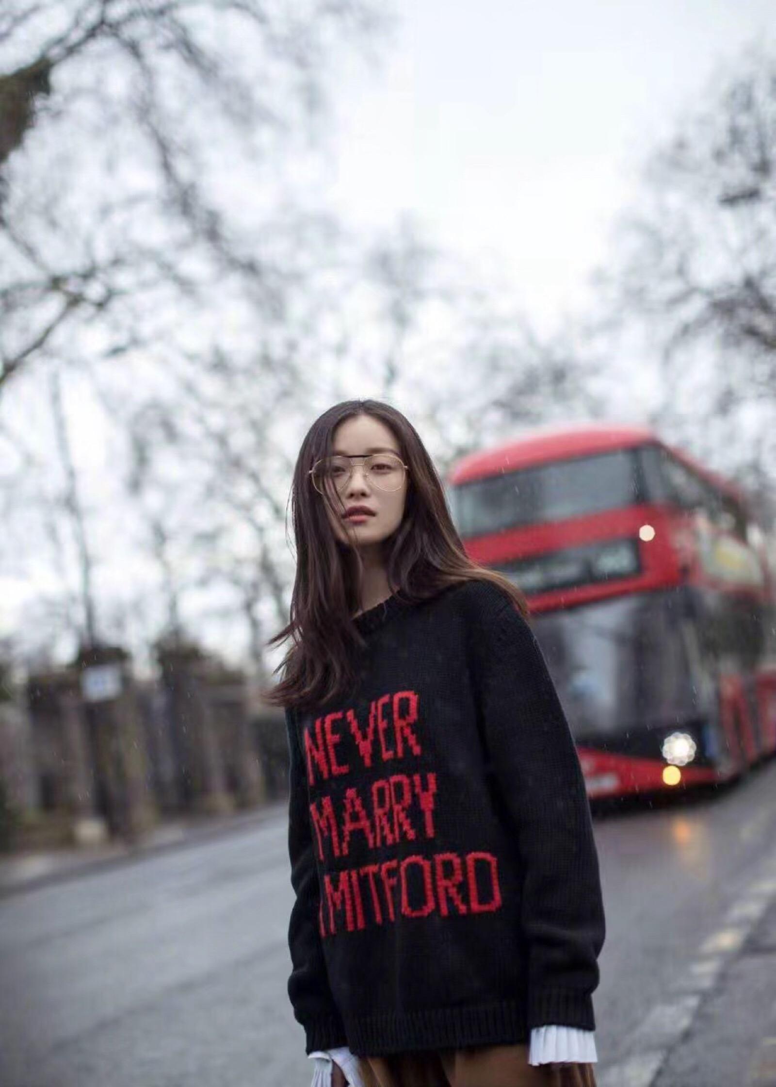 倪妮:随便一拍就是美照,被誉为街拍界的扛把子