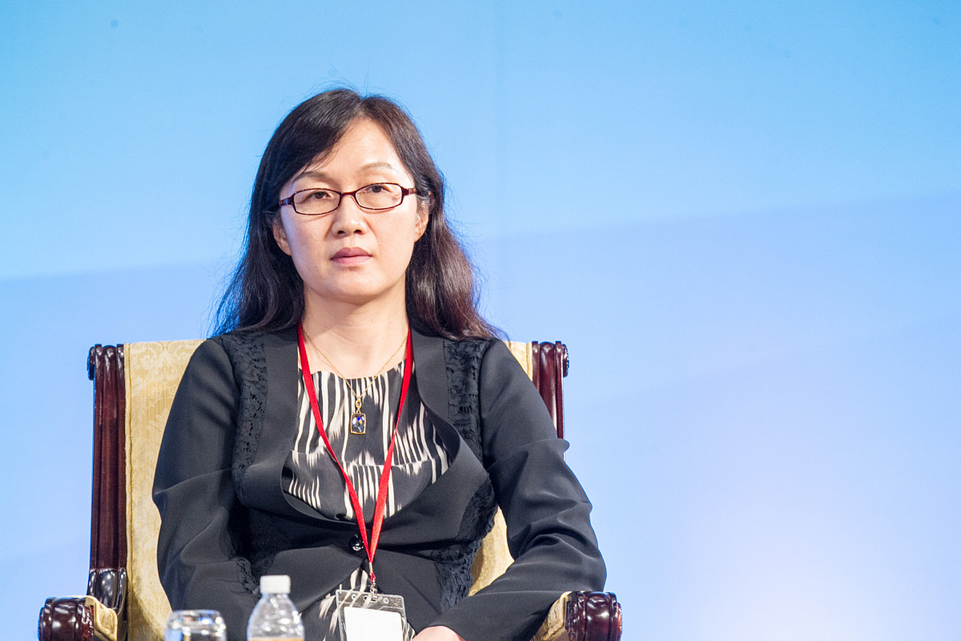 从月薪500元到身家过亿,阿里女高管童文红经历了什么?