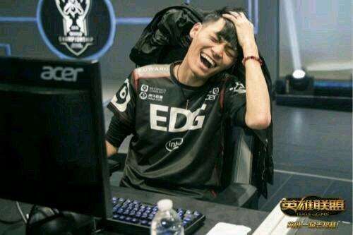 乐观家族二代目出现了!爱笑的男孩运气一定不会太差