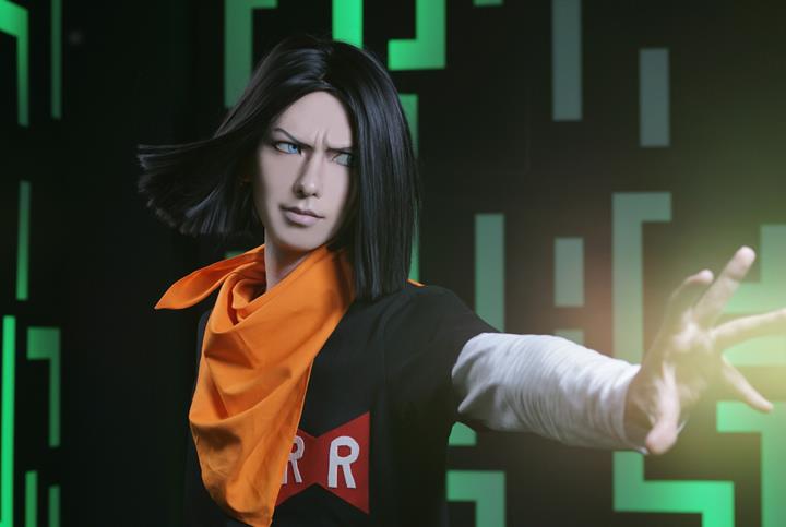 龙珠cos,网友:特兰克斯,你的表情,是上厕所时便秘了是吗?