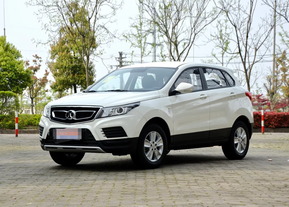 北汽绅宝x55的霸气外观,诠释不怒自威的气质,有颜值有风韵