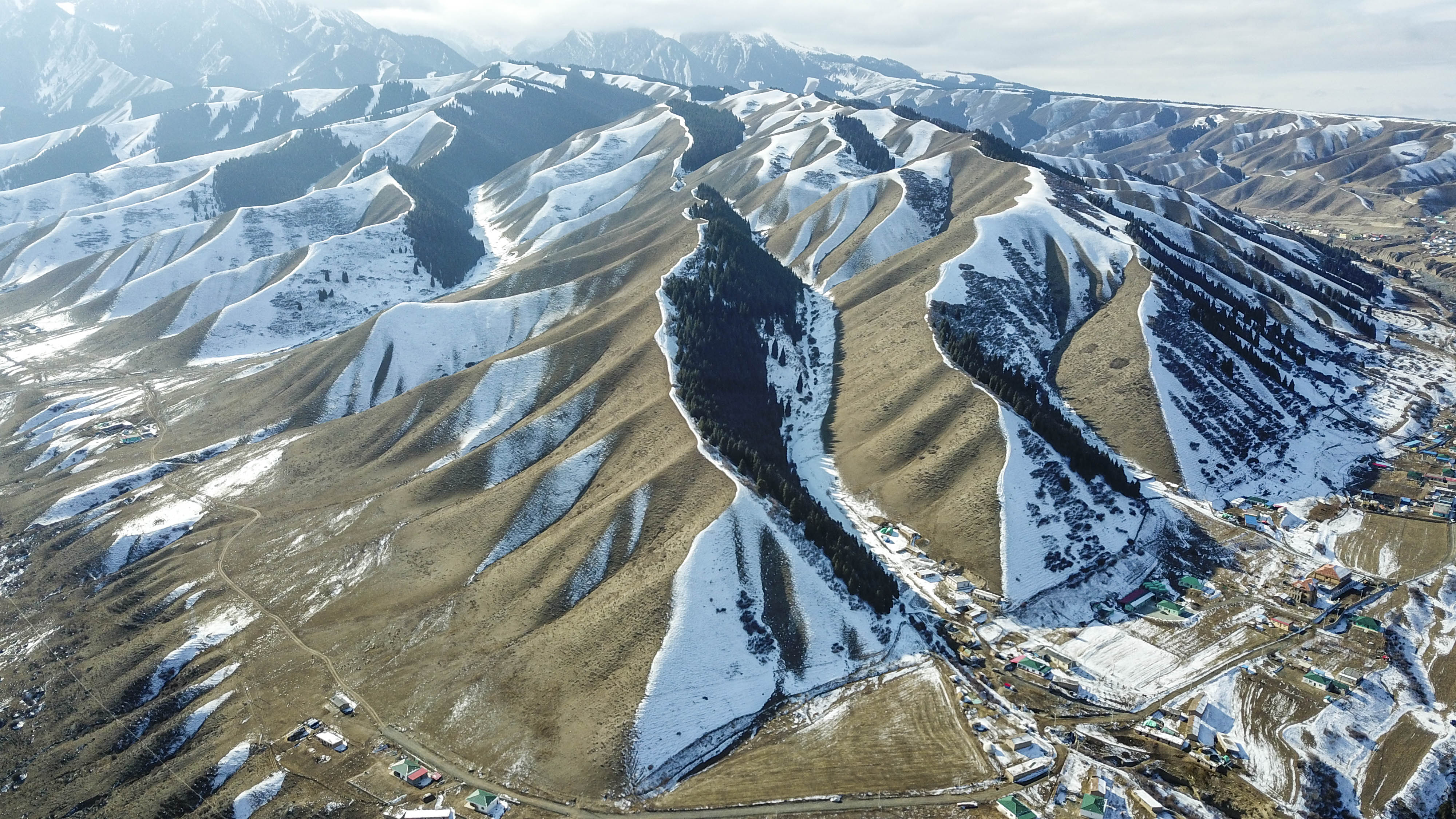 乌鲁木齐南山雪景图片图片