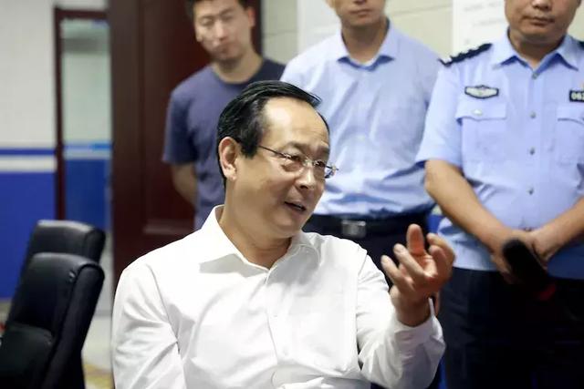 李安林在中阳县公安局检查指导新中国成立70周年国庆安保工作