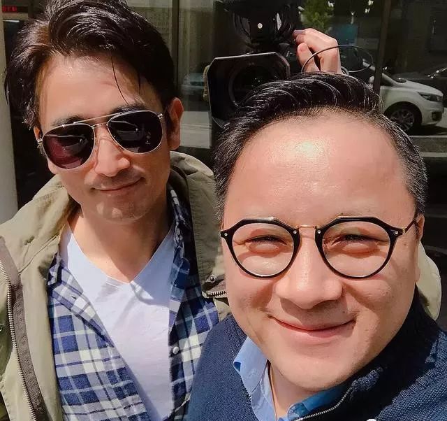 52岁车仁表近照,发量感人身材还有肌肉,看起来还是38岁的季东阳