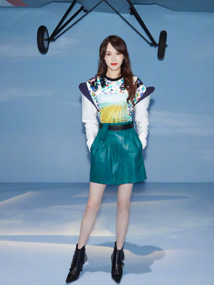 唐嫣结婚后脱胎换骨,哪怕穿羽绒服配小白鞋也照样好看!