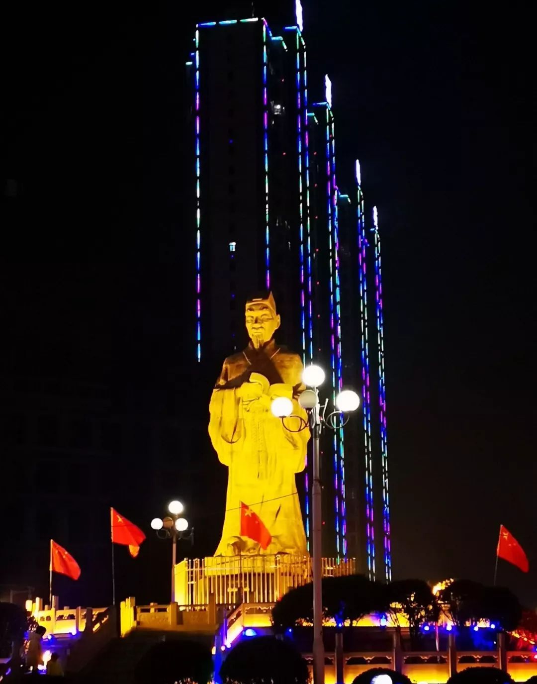 河南新乡辉县,夜景来袭,美得你想哭!