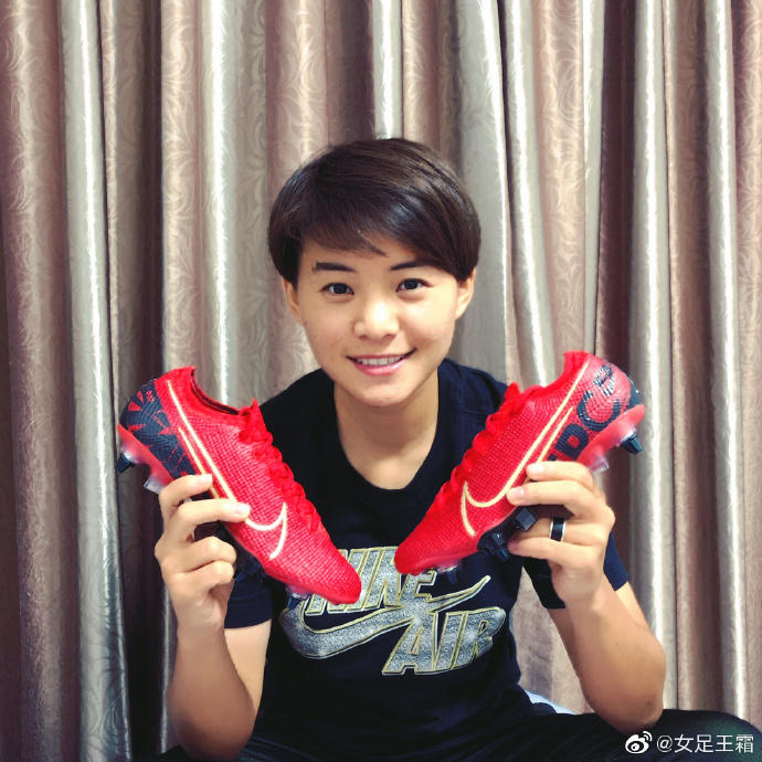 女超武汉3-1大连,王霜造3球,队友c罗式庆祝