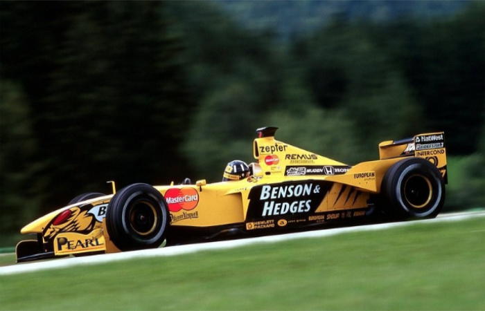 给你介绍贝纳通车队,不同色彩混搭,追求速度