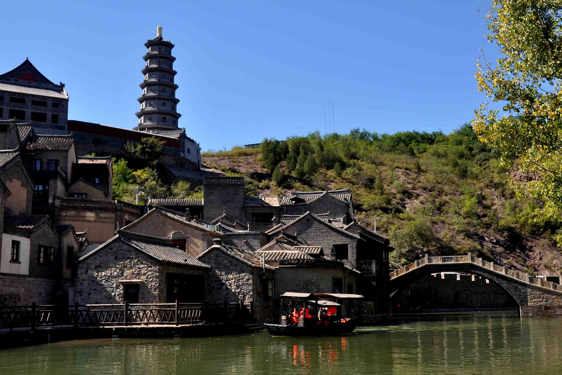 旅游:古北水镇,京郊罕见的山水城结合的自然古村落