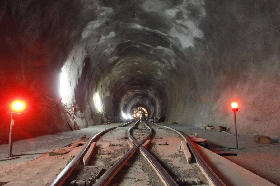 被评全球最"恐怖"的隧道,各个幽深压抑,我国这个据说无人敢进