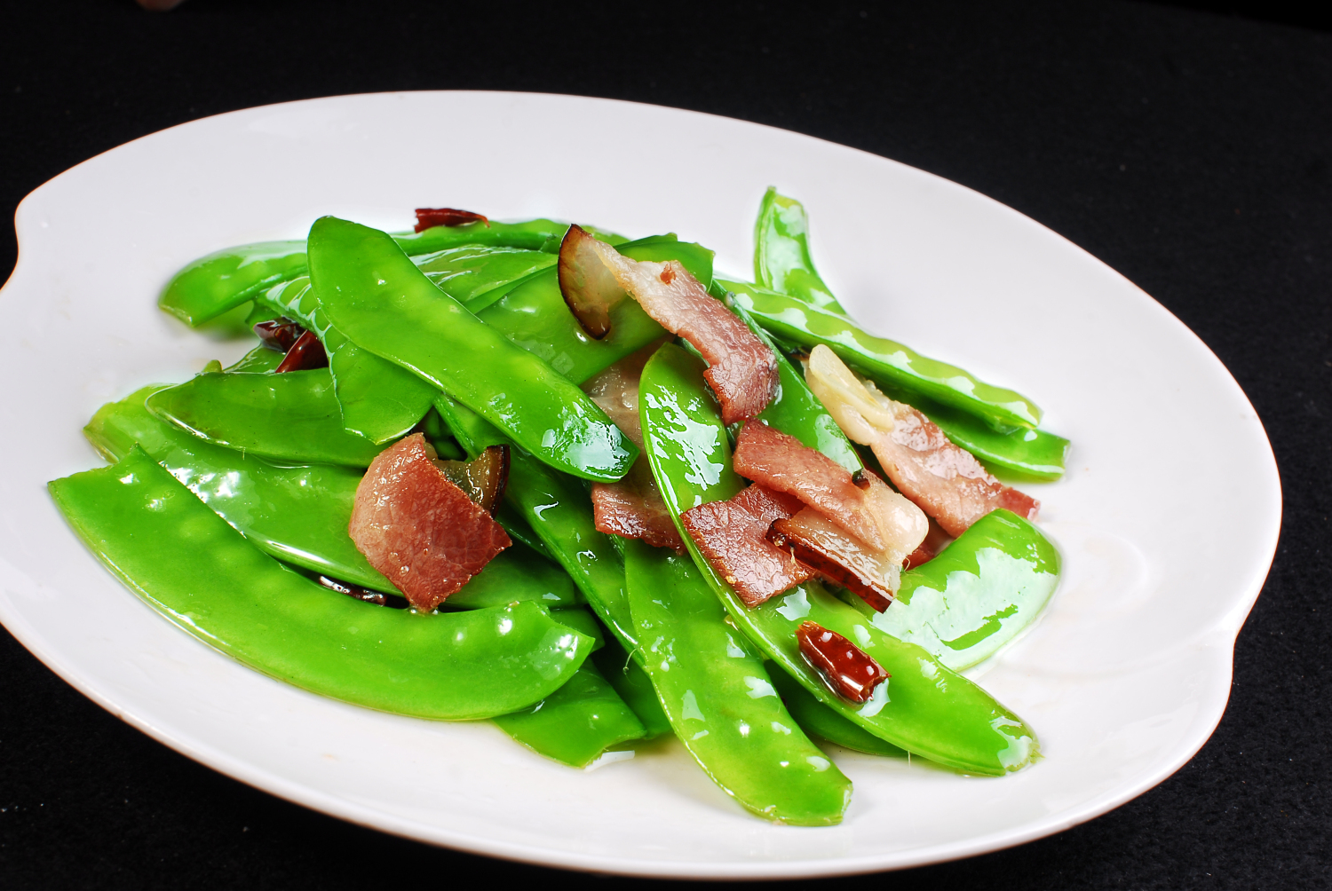 腊味荷兰豆:入口脆脆的,不油腻 转载自百家号作者:小帅影视