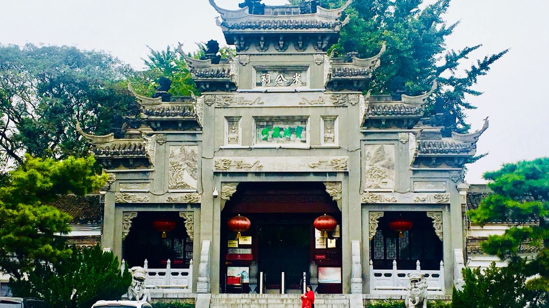 祠堂庭院清净幽深