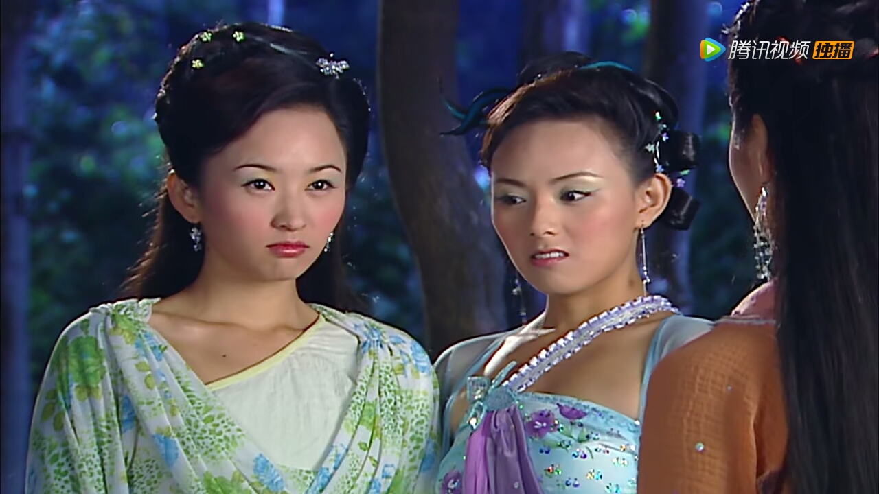 《欢天喜地七仙女》中的8件斜肩仙女裙,你最喜欢哪一款?