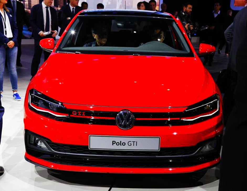 捷达飞度哪个好,本田飞度和捷达哪个空间大