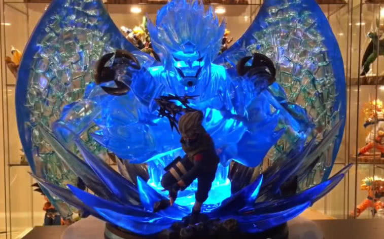 土豪展示卡卡西须佐手办,神威手里剑霸气侧漏,网友:壕无人性