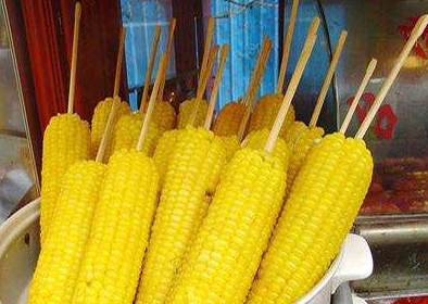 原来煮玉米的时候,里面多加一点"它",煮出的玉米,香甜又好吃