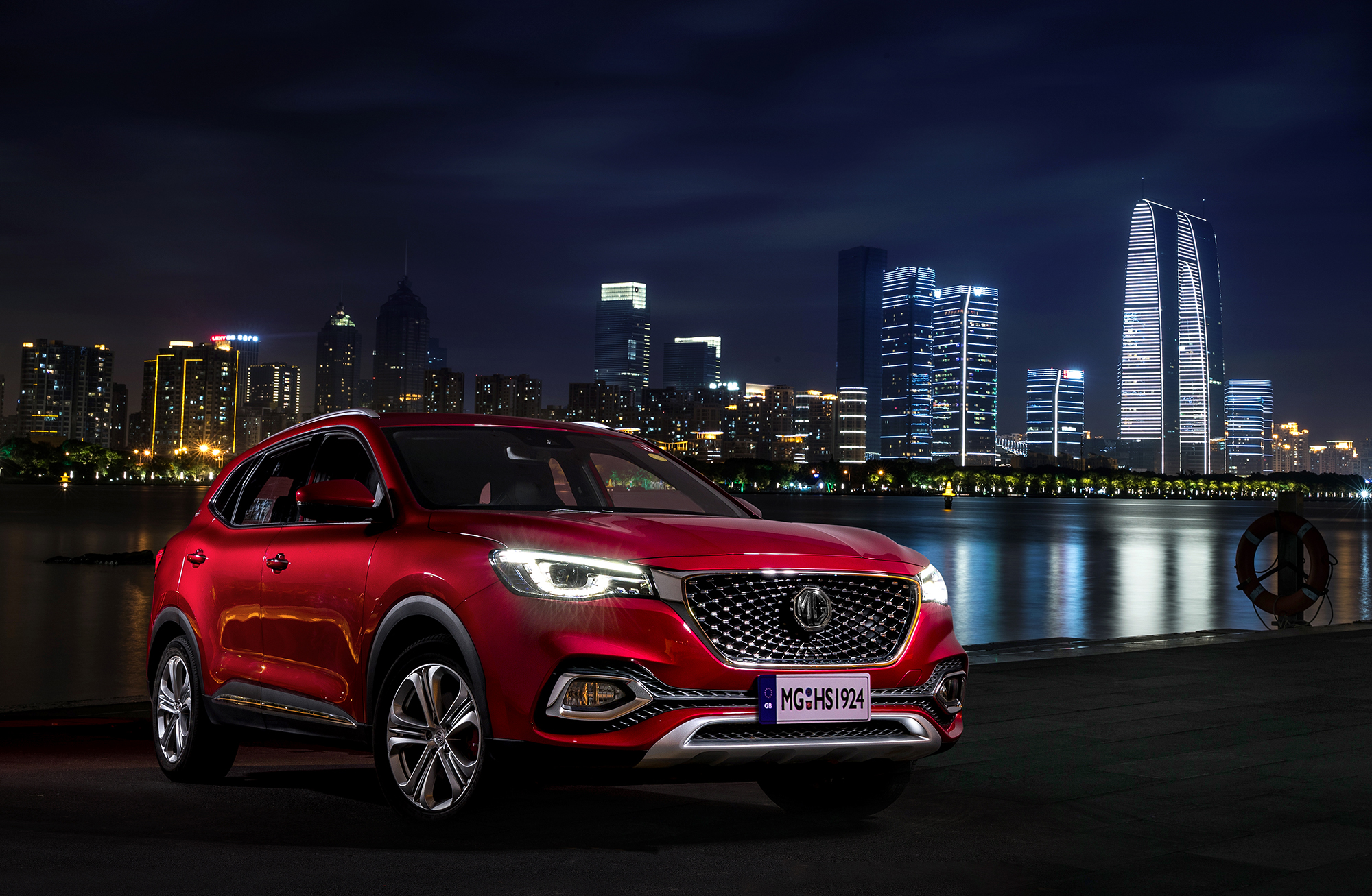 名爵mghs亮相苏州街头