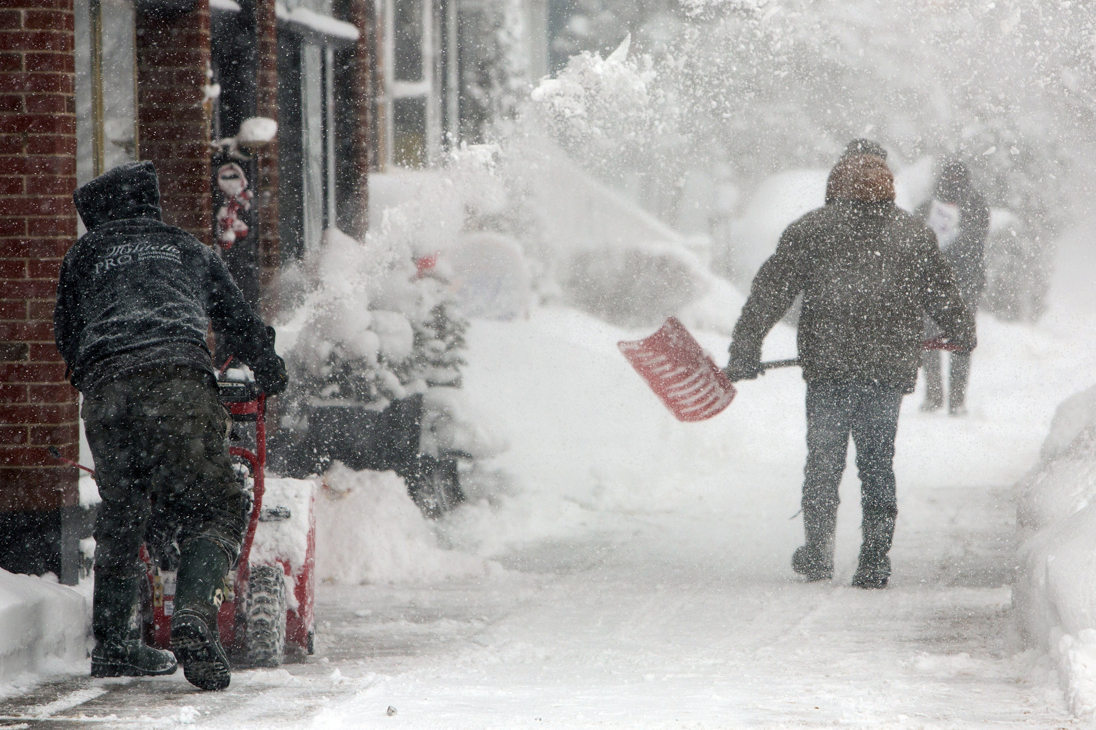 美国严寒天气致十余人死亡