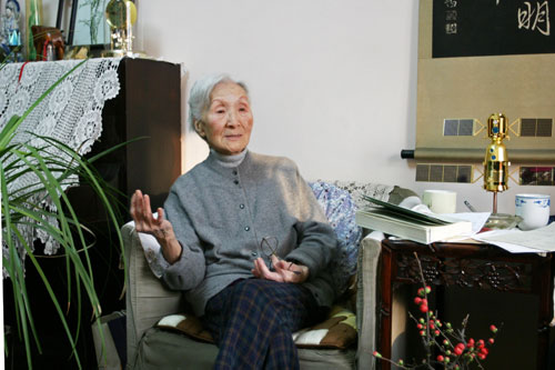 她是两弹一星院士夫人,一生节俭,晚年捐出毕生积蓄60万元!
