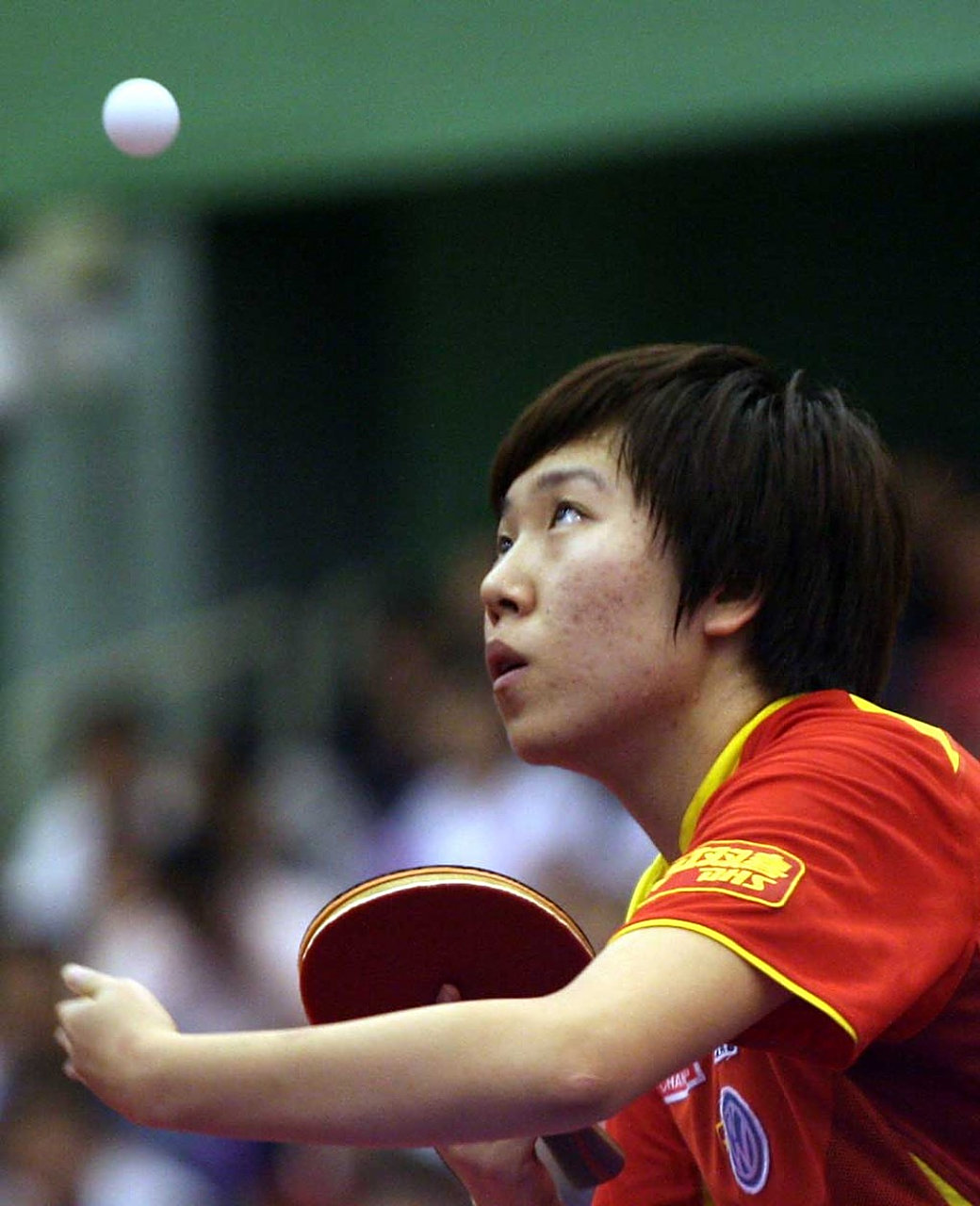 在1992年的一个历史性时刻,中国乒乓球女队在张燮林的带领下,首次进驻