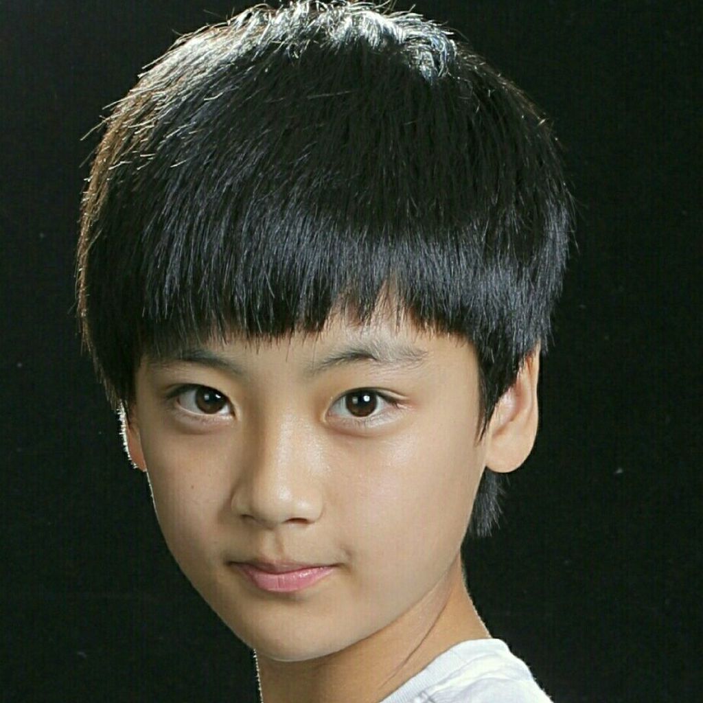 今年才14岁的边程,虽然年龄不大,但已经是戏龄超过8年的"戏骨"了,由于