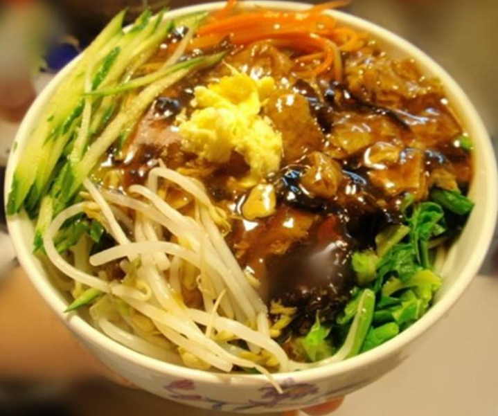 吃面怎能不吃打卤面?网友:作为一个面食的资深吃货必须得吃呀!