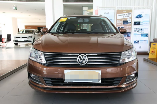 朗行2017款 180tsi dsg舒适版上汽大众-朗逸两厢,实拍外观鉴赏