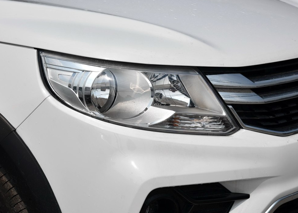 景逸x3大灯也打造了属于自身的辨识风格,按理来说,萝卜青菜各有所爱