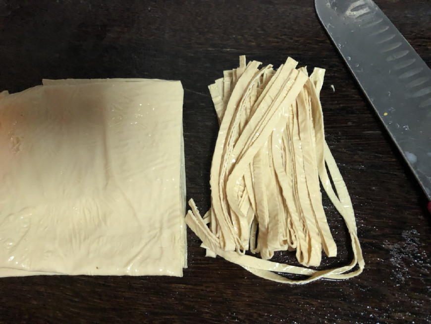 干豆腐皮这么做,简单至极,鲜香无比,快点试试吧