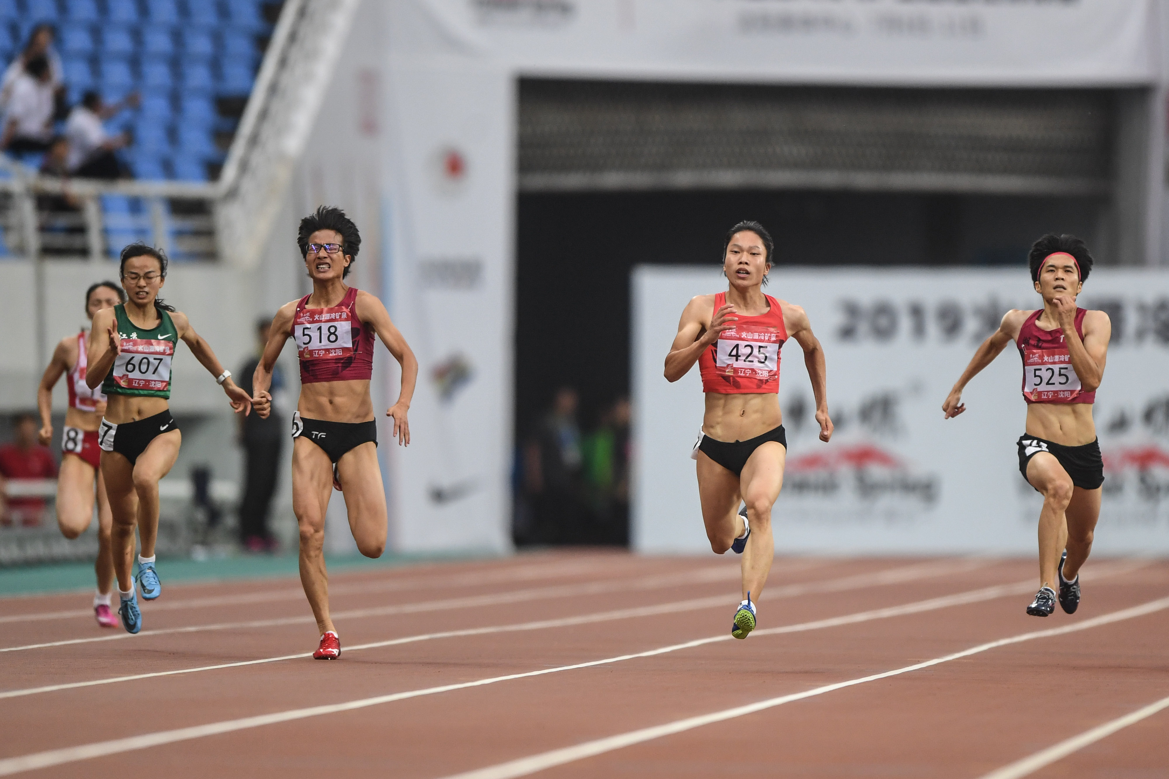 田径——全国锦标赛:张曼女子200米夺冠(2)