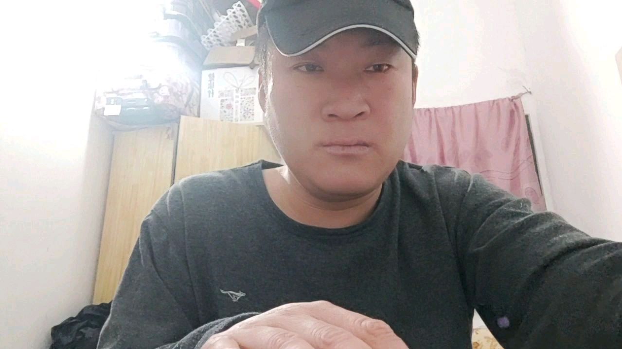 今天给大家分享一个麻辣砂锅米线做法。自己在家吃非常美味