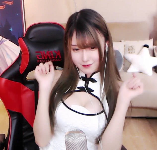 腐团儿旗袍花样后退,网友表示:这有点丑吧!