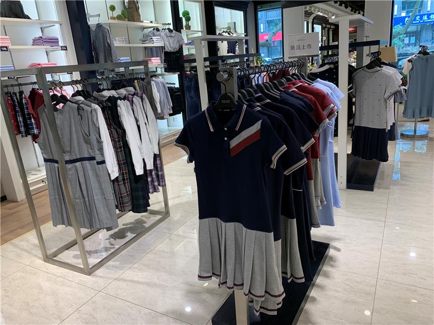 伊顿纪德:用校服重塑学生气质