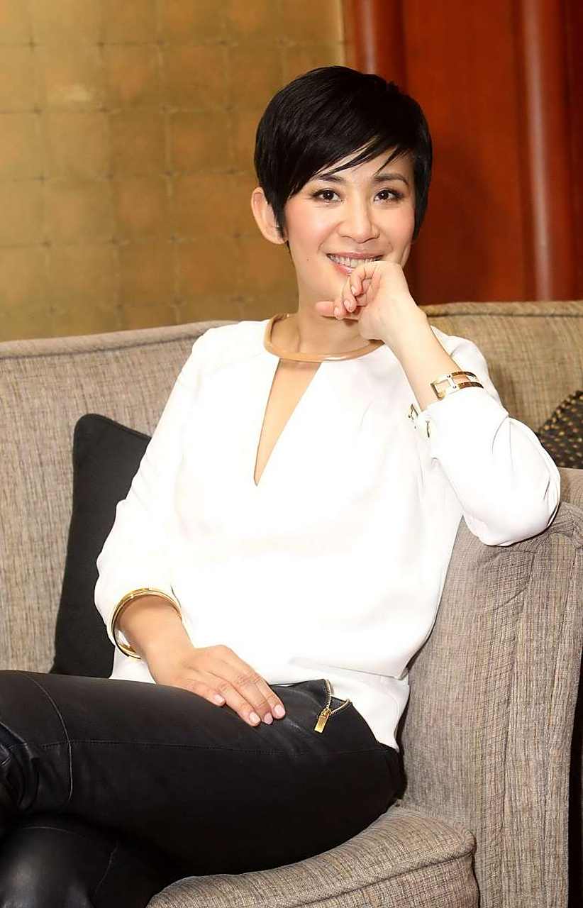 吴君如:她是香港电影产业的代表性女演员之一,以幽默,自然的演技成为