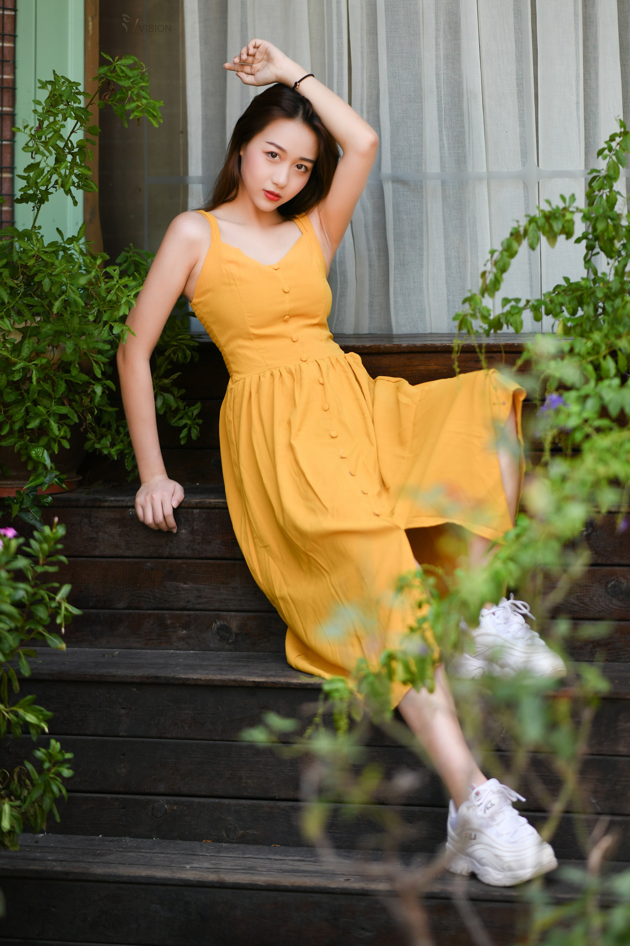 10个人像拍照姿势,这样摆拍人像照,拍得自然和好看