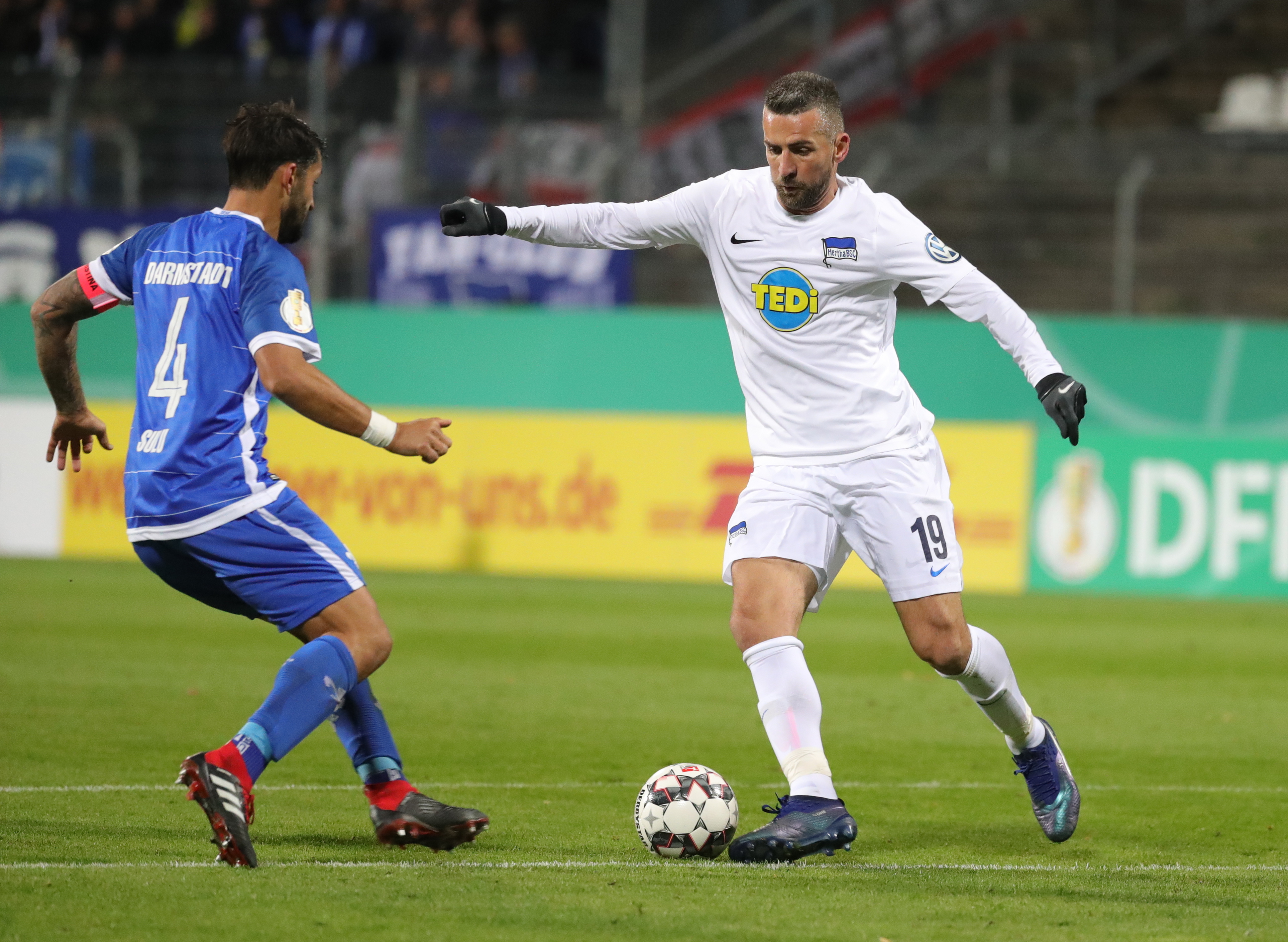 足球——德国杯:柏林赫塔胜达姆施塔特