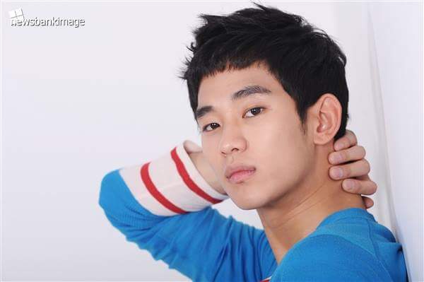 贴吧与你说早安# 191030金秀贤姬存希巴黎歌剧院新品发布会视频饭