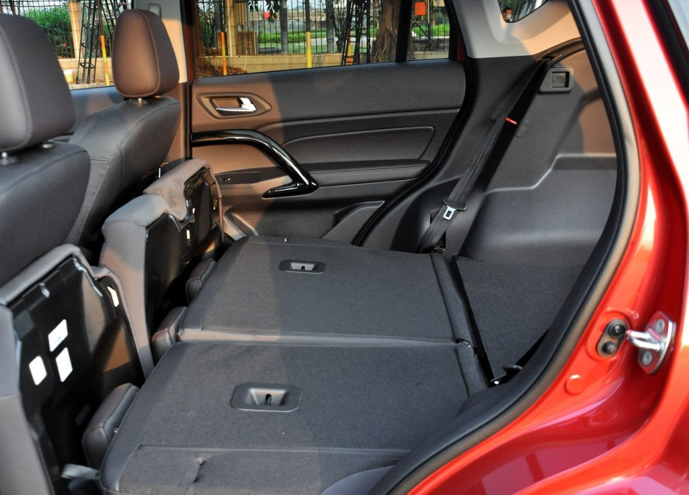 广汽传祺gs4的欣赏与品读,设计非常新颖,给人一种高级感