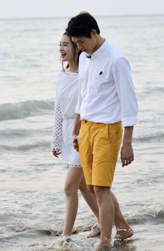 魏大勋和李沁情侣写真配一脸