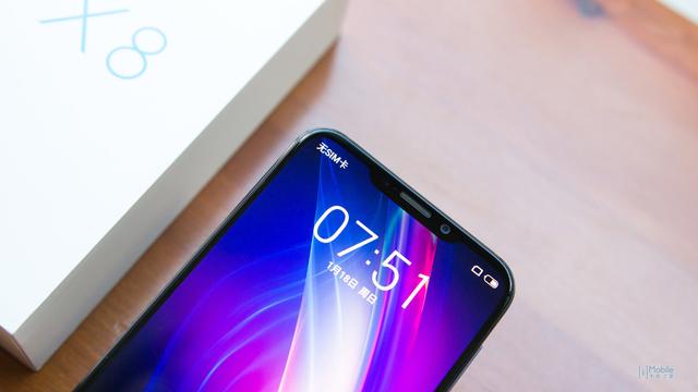 市面上最好看的刘海屏手机:魅族 x8图赏