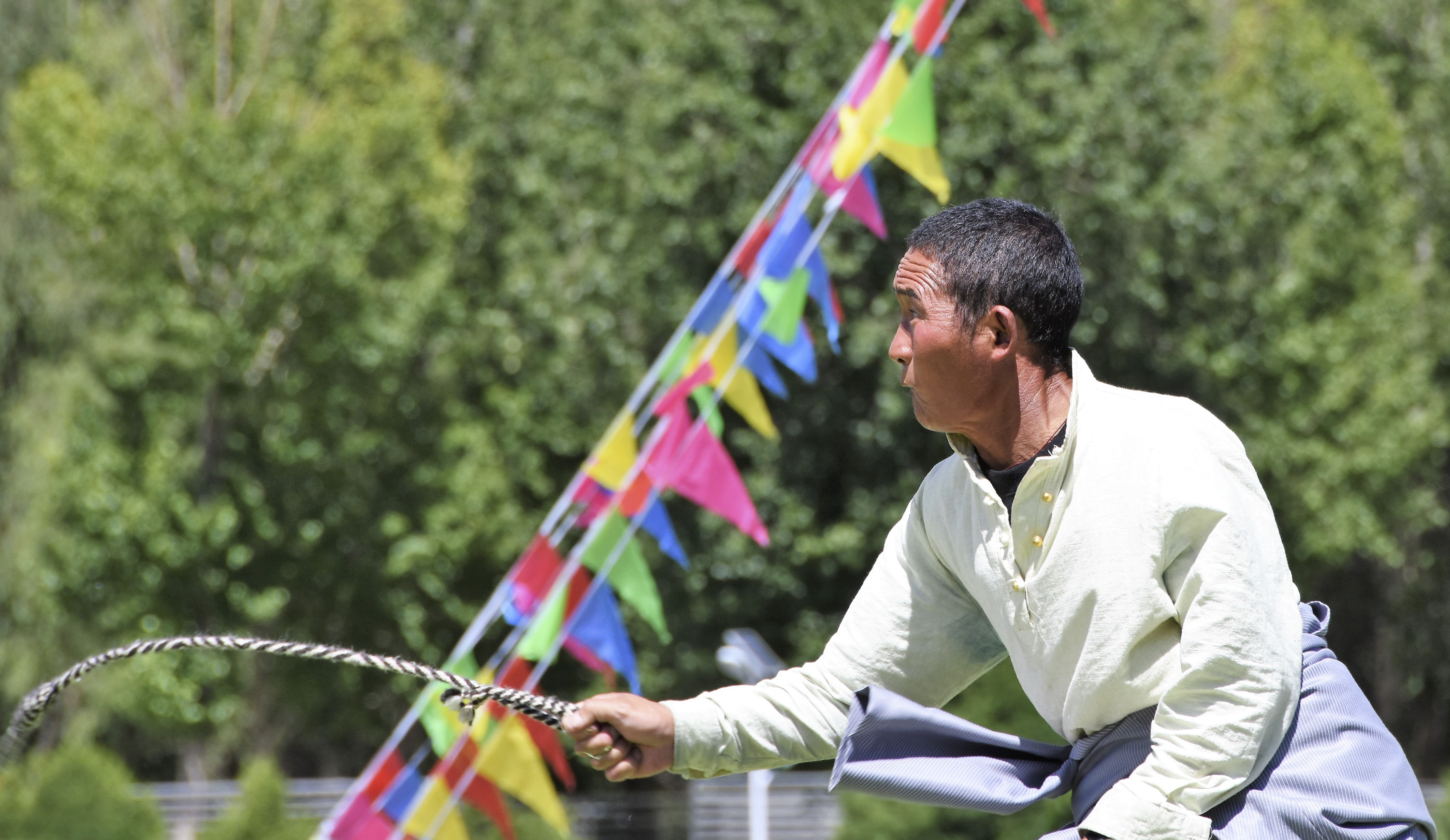 放牛娃的抛石绳走进民族运动会赛场(配本社同题文字稿)(3)