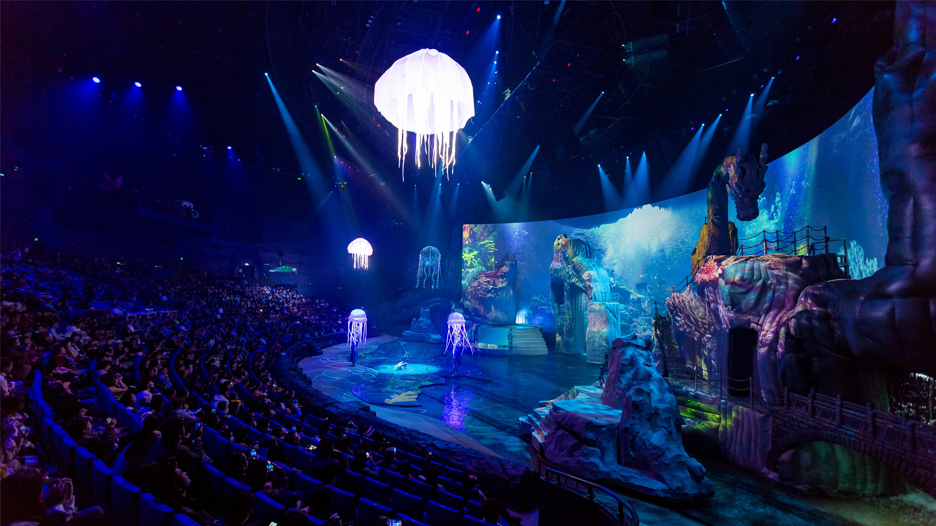 青岛文旅产业再添"新名片" 高科技舞台秀《青秀》全球首演成功