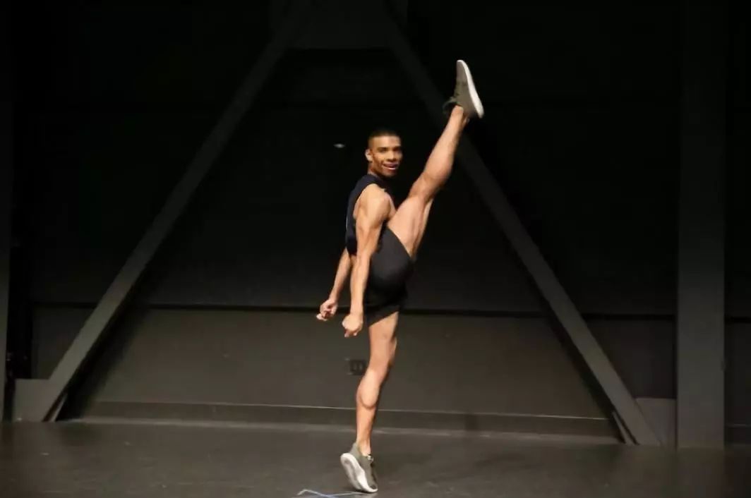 wcba唯一男啦啦队员——因为热爱,所以勇敢!