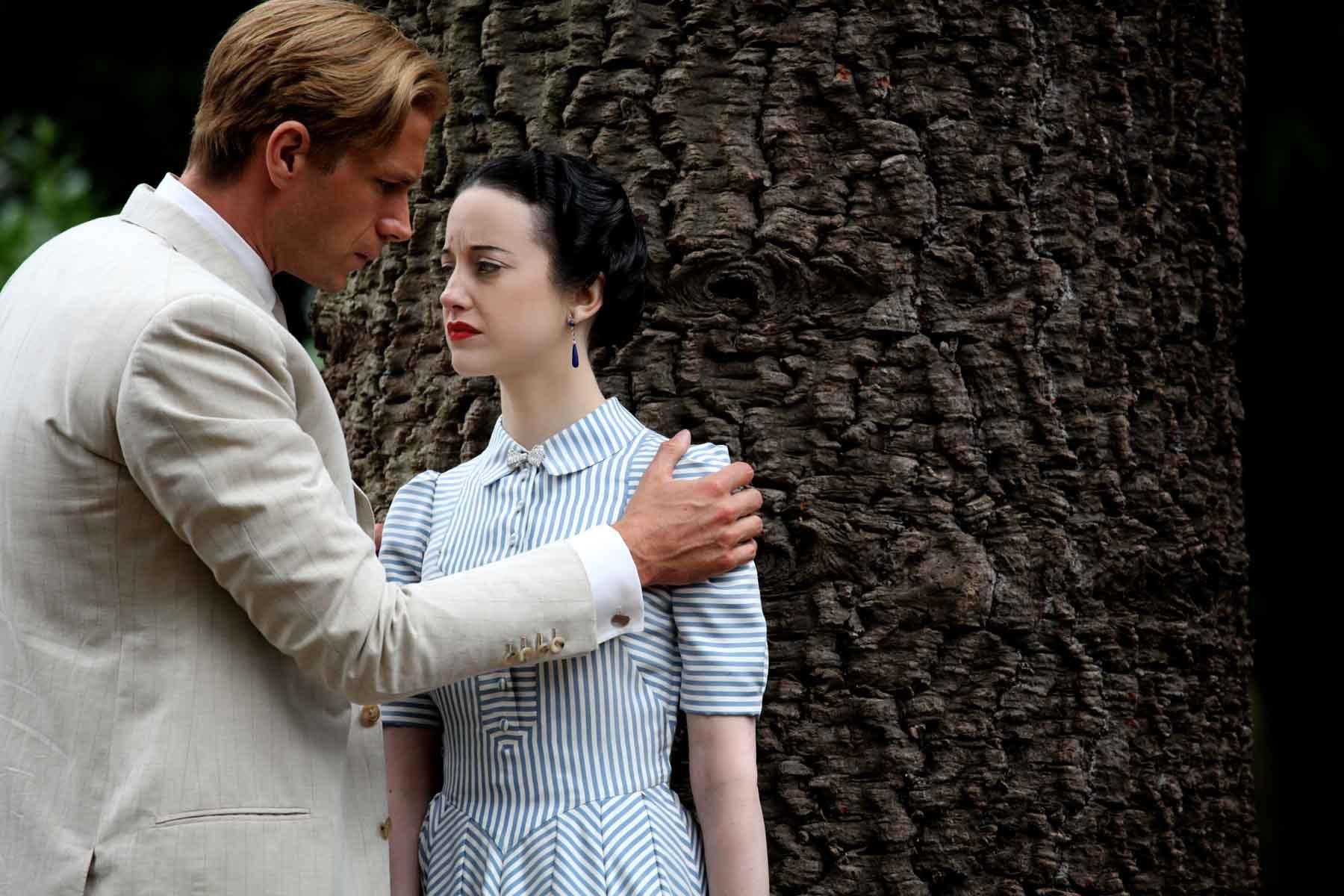 《西雅图夜未眠》:该片主要讲述的是一个丧妻的男子久久沉浸在痛苦中