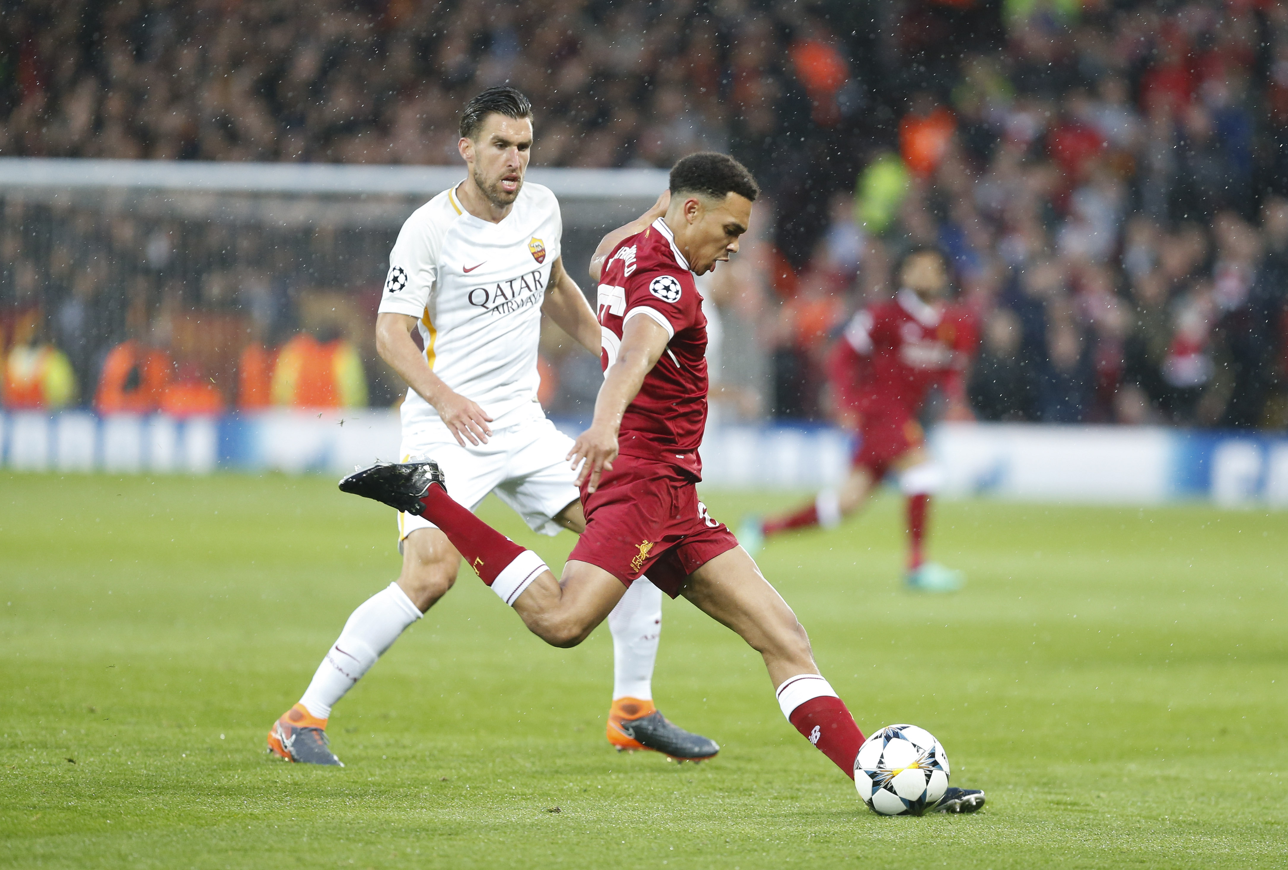 足球——欧冠半决赛首回合:利物浦胜罗马(21)