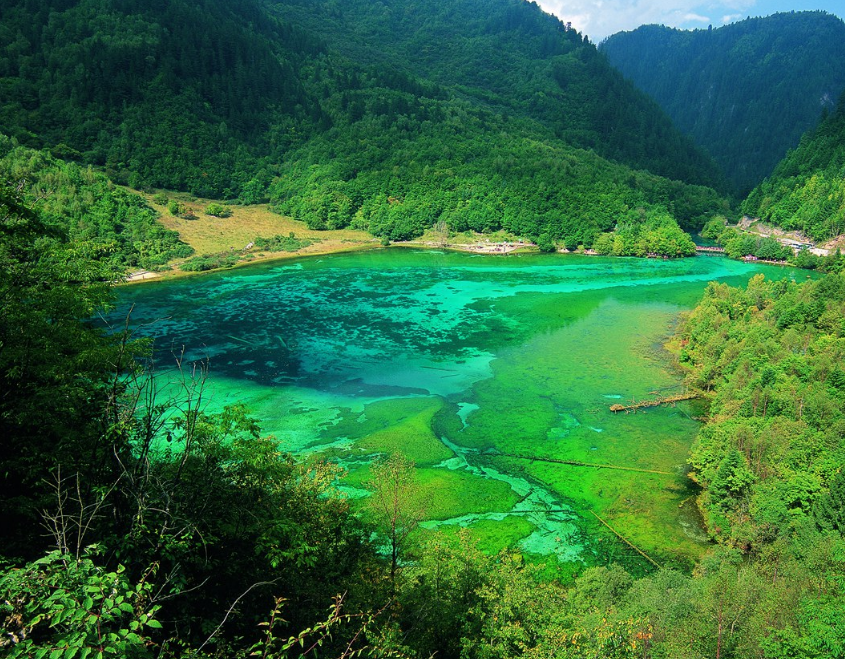 九寨沟,顾名思义.