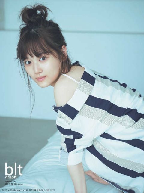 乃木坂46山下美月穿睡衣秀美腿 展露少女小性感