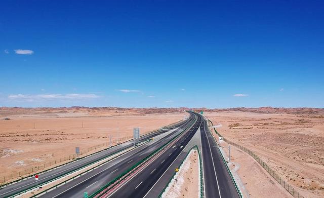 "神奇的中国7号天路",3万人修建,耗资370亿,为何鲜少人上路